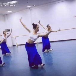 吃瓜体育生和舞蹈室1v1,校园风云对决